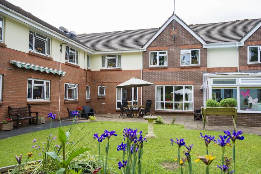 Greenslades Dementia and Nursing Care Home Exeter, Devon Sanctuary Care