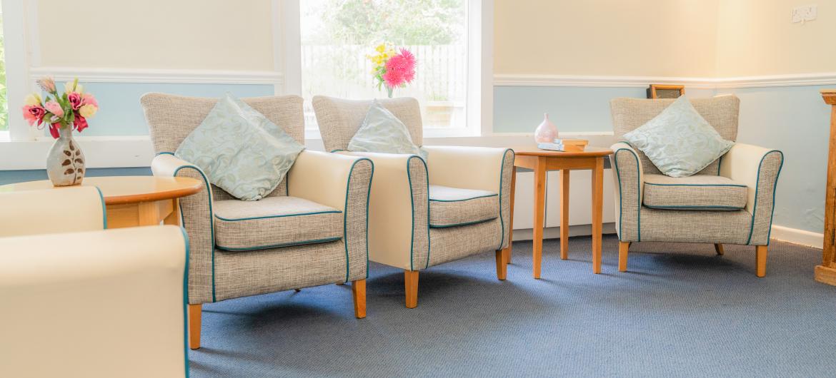 Living Area - Pengover