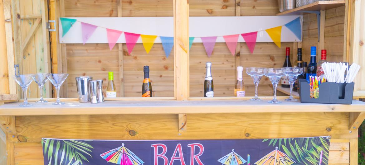 Garden Bar = Upton Dene