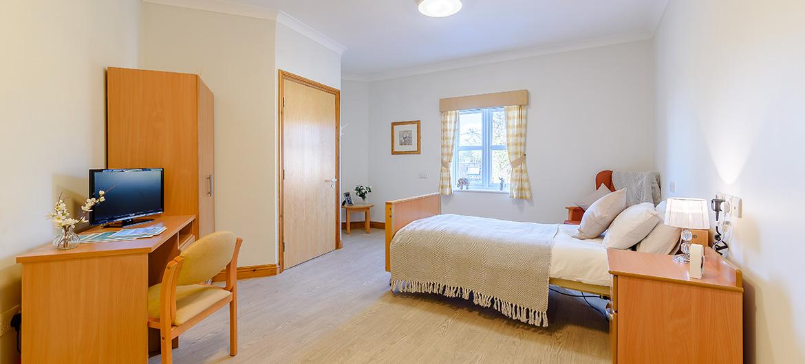A beautiful and spacious en-suite bedroom at Wantage Care Home in Oxfordshire